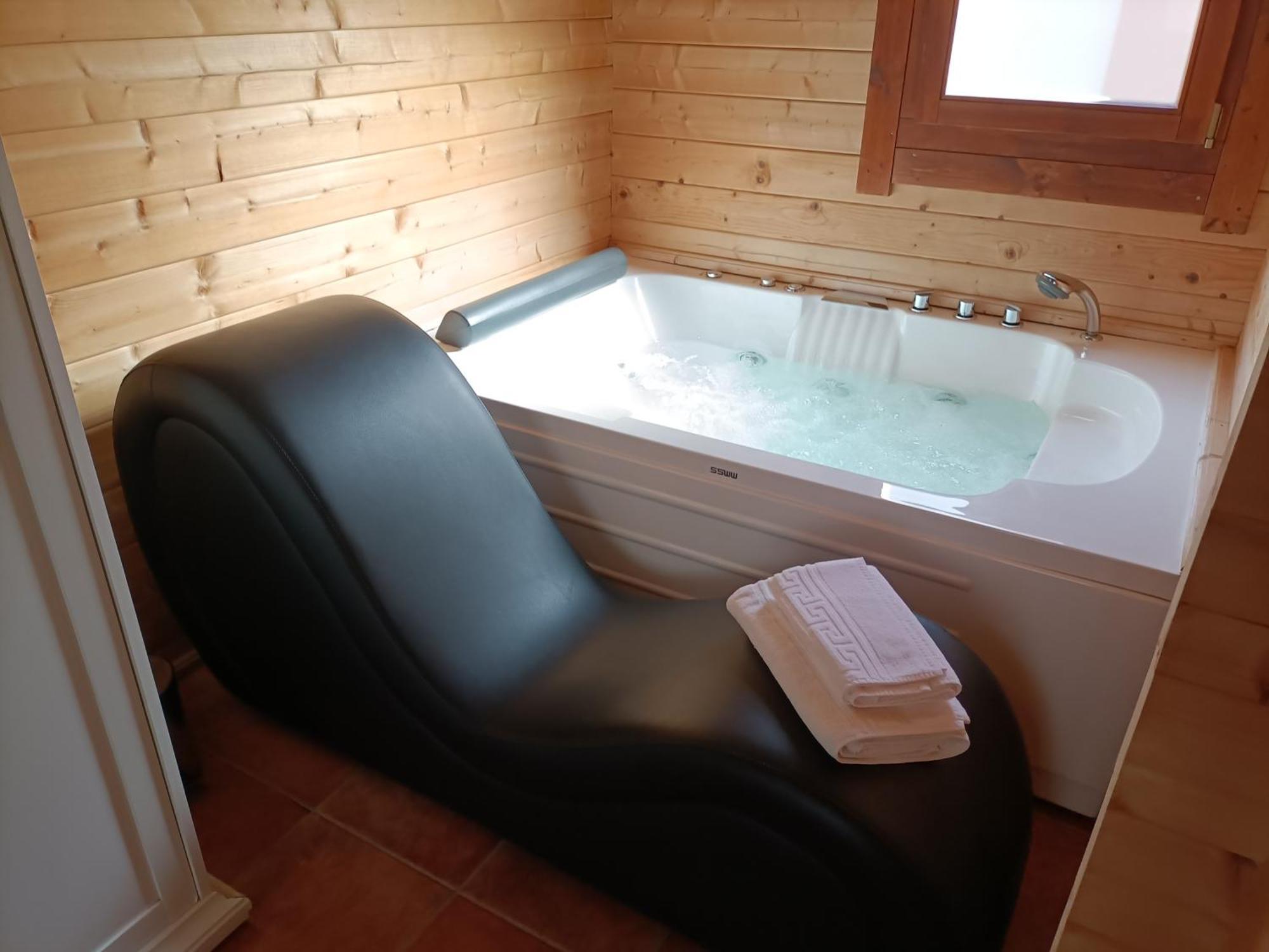 La Dehesilla De Toledo Escapada Romantica Jacuzzi Sillon Tantrico Cobisa Exteriör bild
