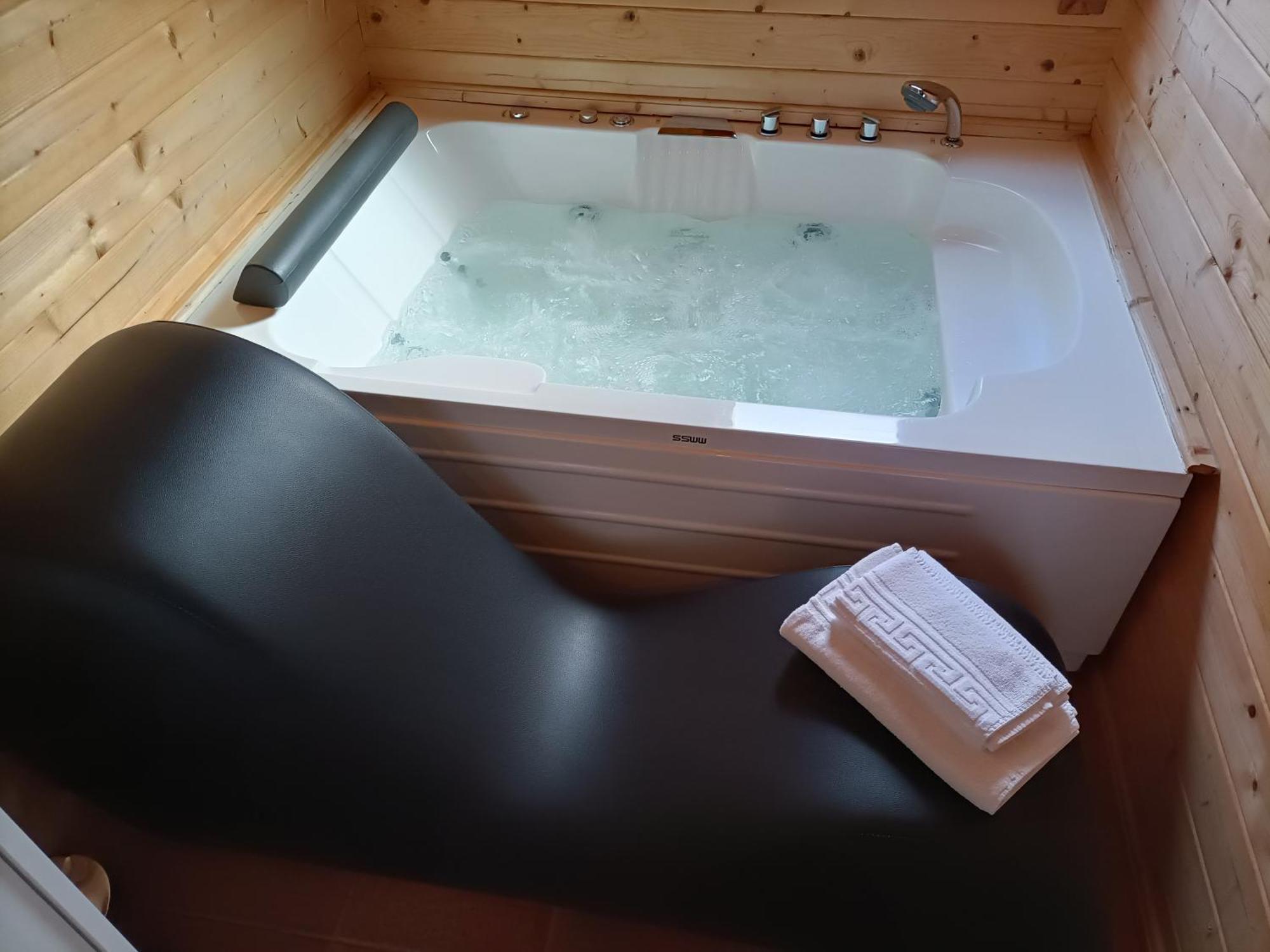La Dehesilla De Toledo Escapada Romantica Jacuzzi Sillon Tantrico Cobisa Exteriör bild